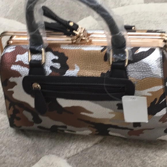 Camouflage Purse with detachable strap - Picture 3 of 8